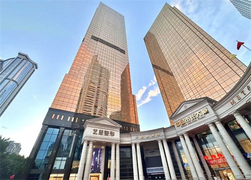 廣州藝星4月星粉節(jié)：微整/皮膚/整外科通通美力鉅惠，消費每滿1萬享開盲盒一次