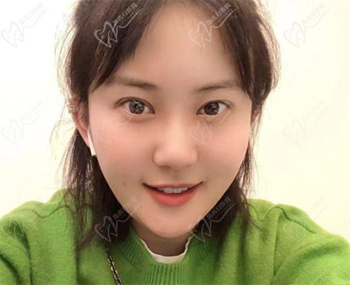、術(shù)后1年的恢附情況：長期有效和寬度變化