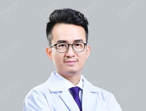 梁進華